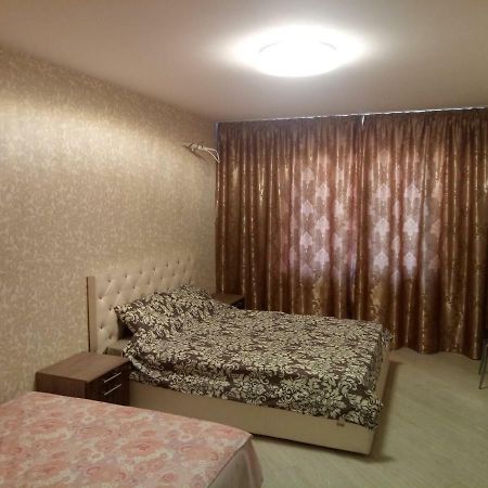 Просторные Апартаменты Бариса Гмыри 14Б Kiev Bagian luar foto